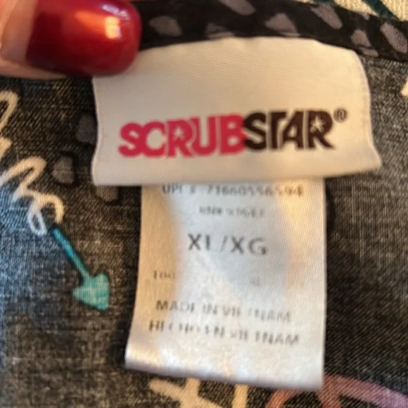Breast cancer themed Scrubstar XL women’s scrub top - Picture 3 of 3
